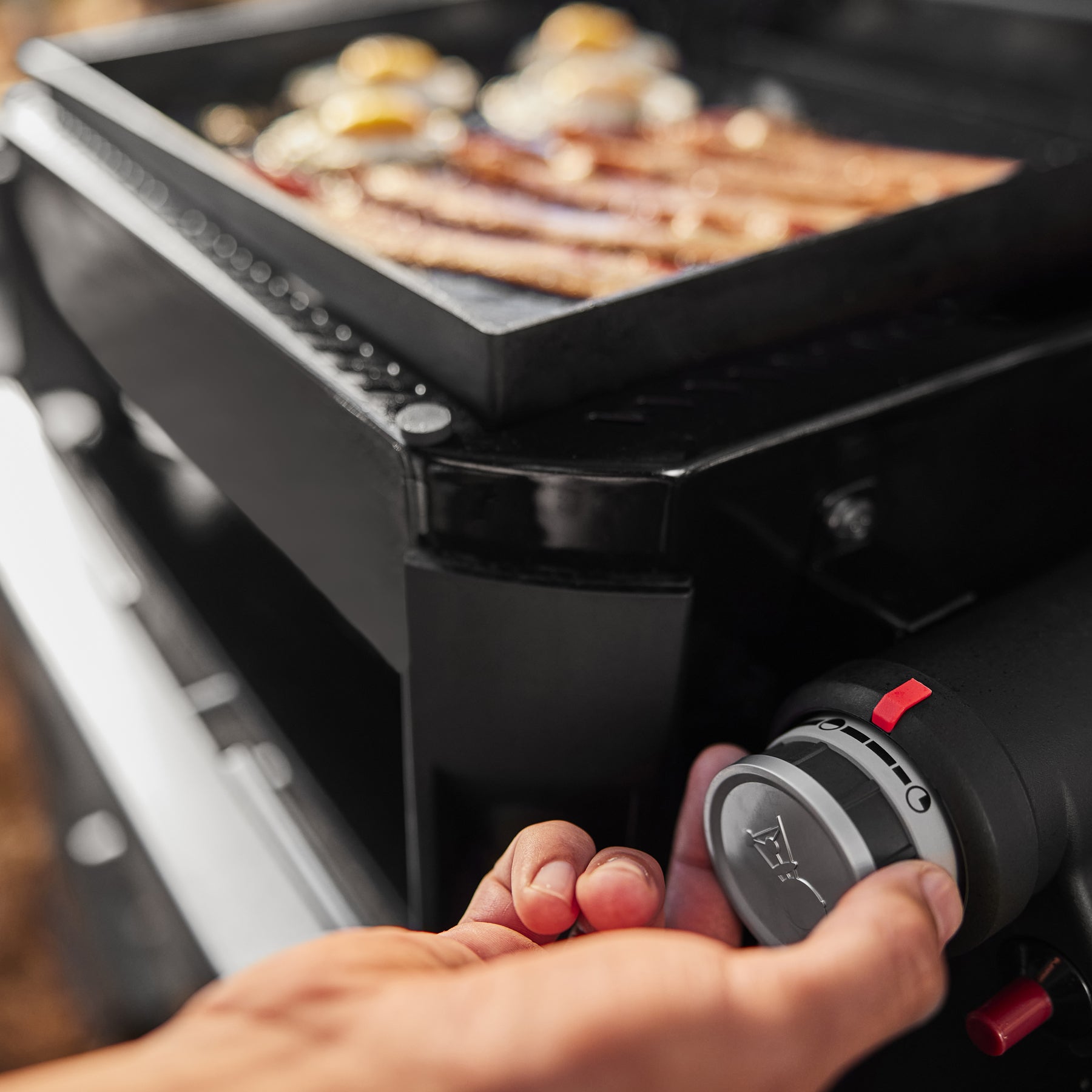 Weber® Slate™ Tabletop Griddle (17") LPG