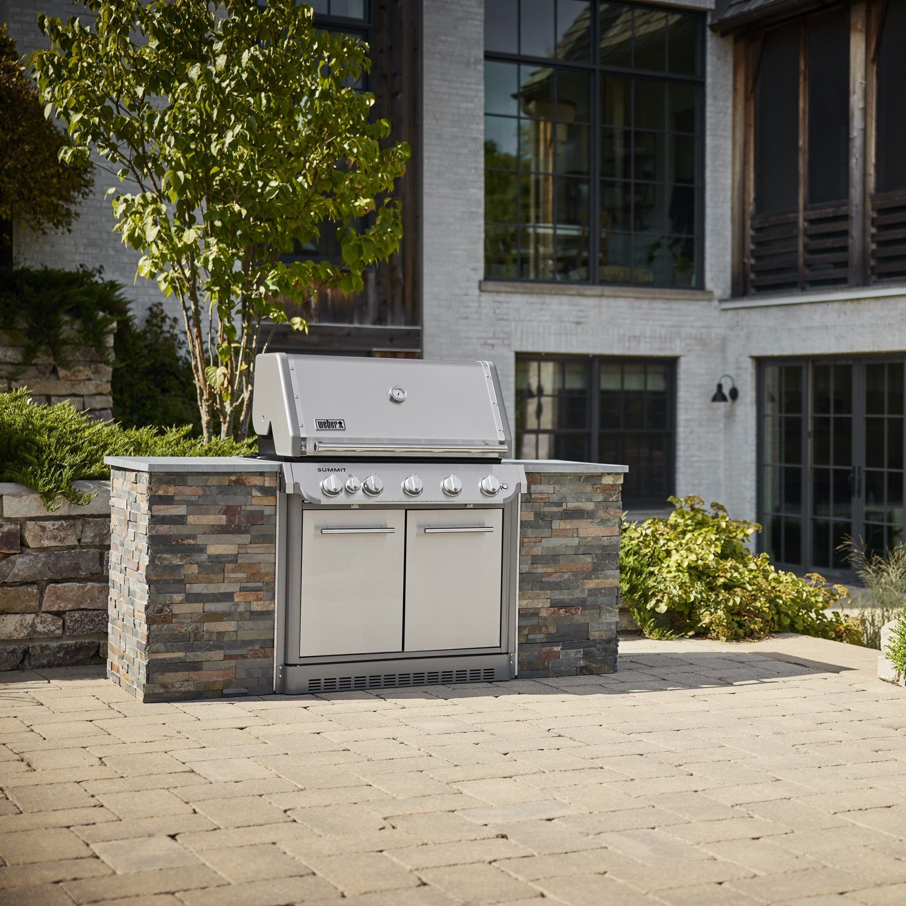 Summit® SB38 Built-In Gas Barbecue Stainless Steel (Natural Gas)