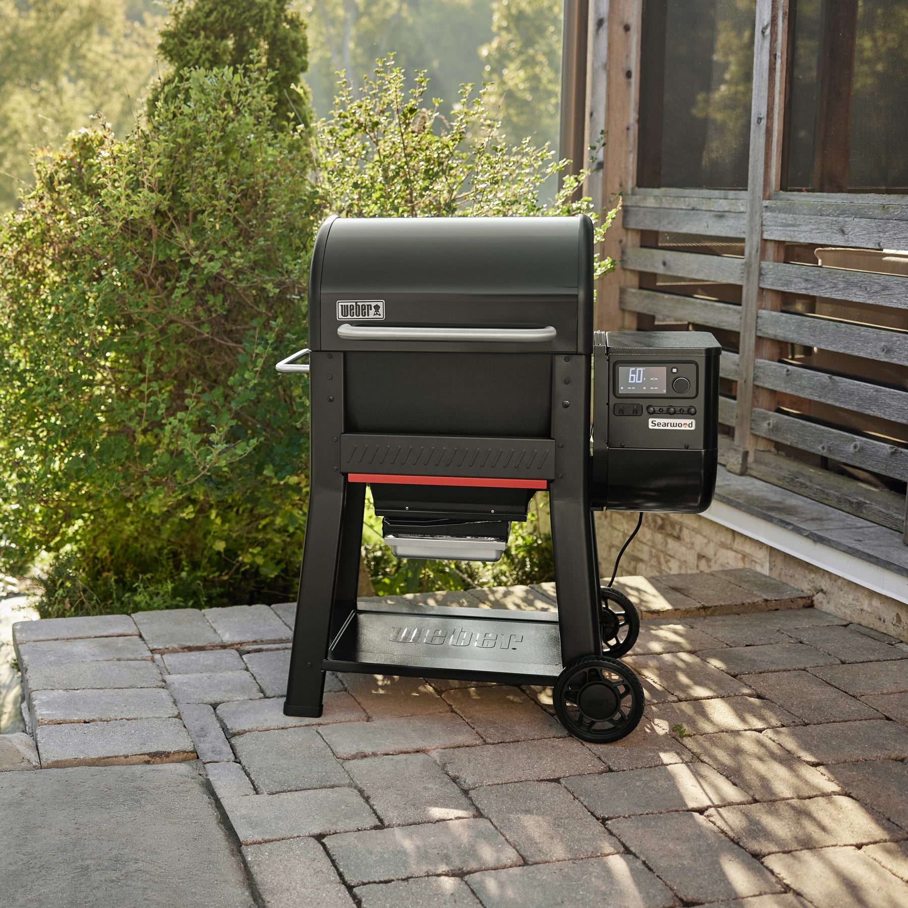 Weber® Searwood® 600 Pellet Barbecue