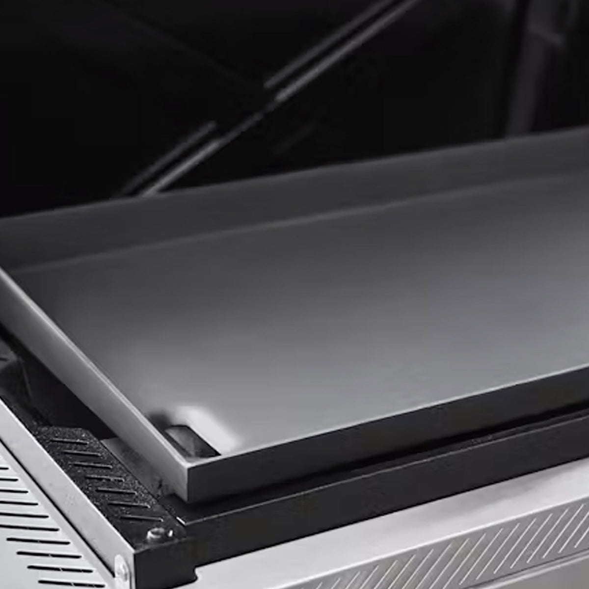 Weber® Slate™ 3 Burner Premium Griddle (30") LPG