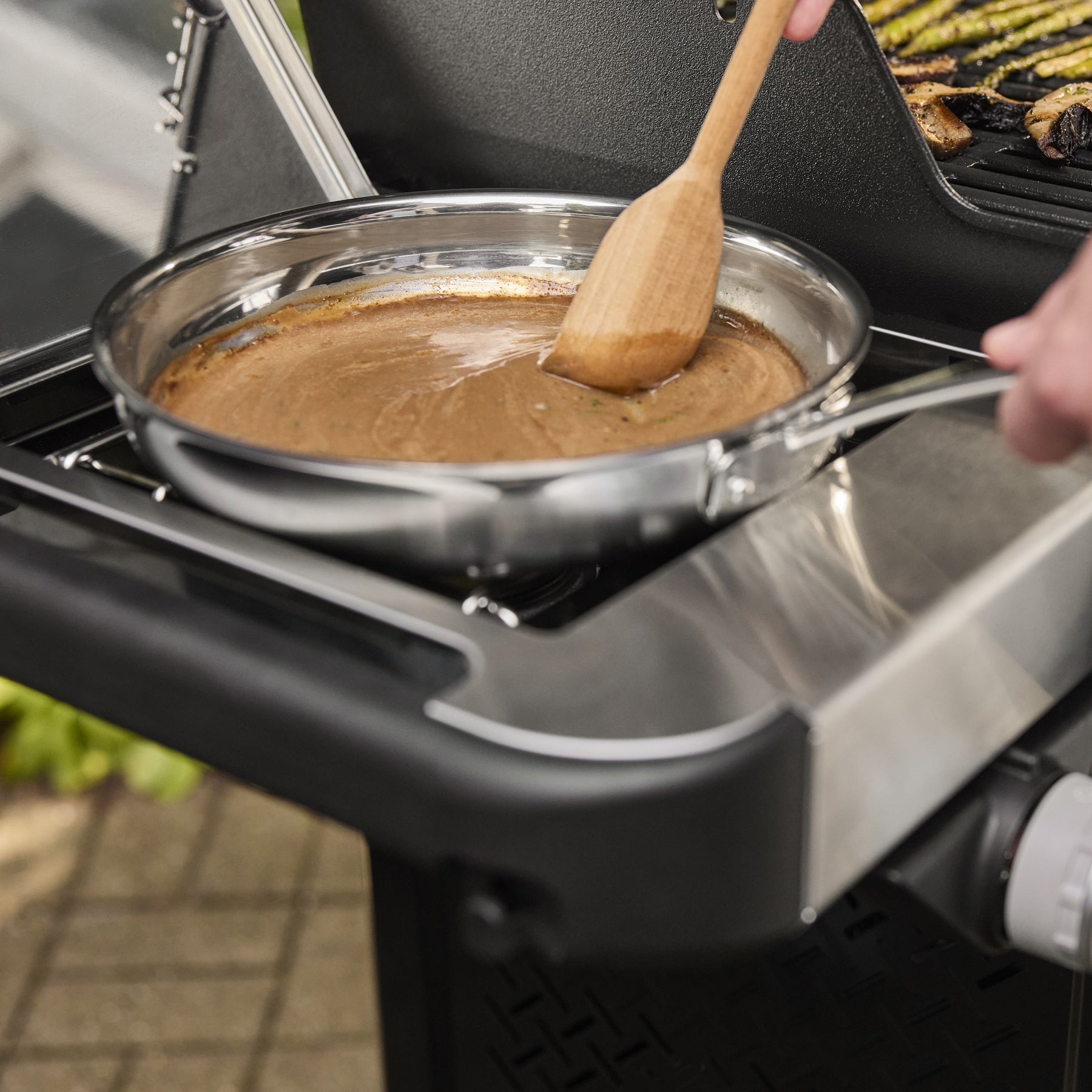 Weber® Spirit® E-435 4-Burner Gas Barbecue