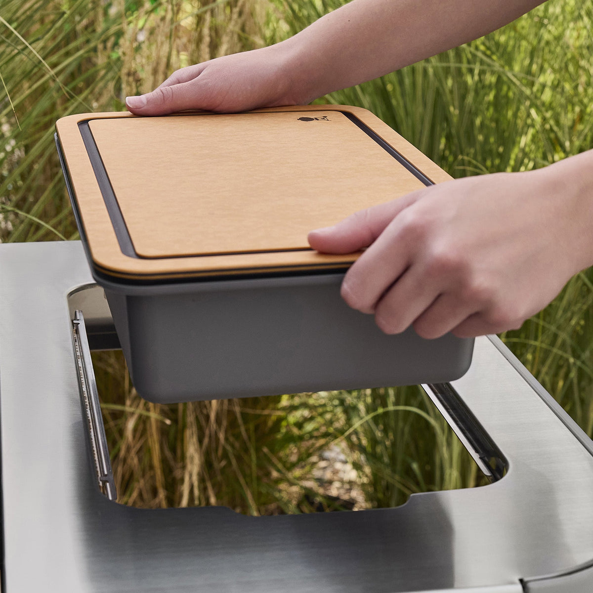 Weber Weber Works Basin with Cutting Board Lid
