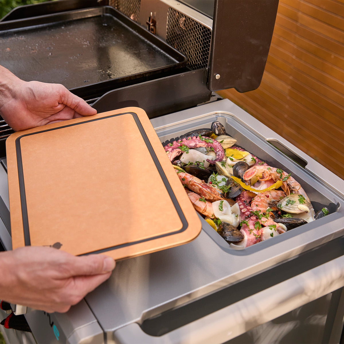 Weber Weber Works Basin with Cutting Board Lid