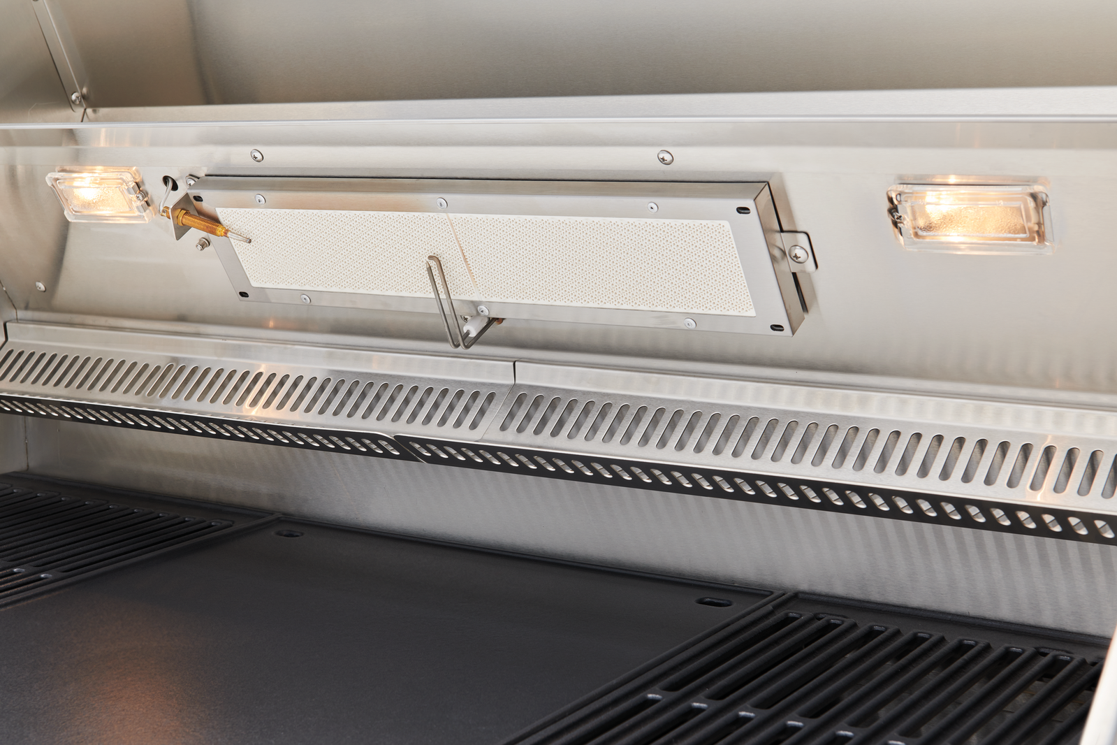 Beefeater 7000 Premium 5B Built-In SS BBQ w/Hood