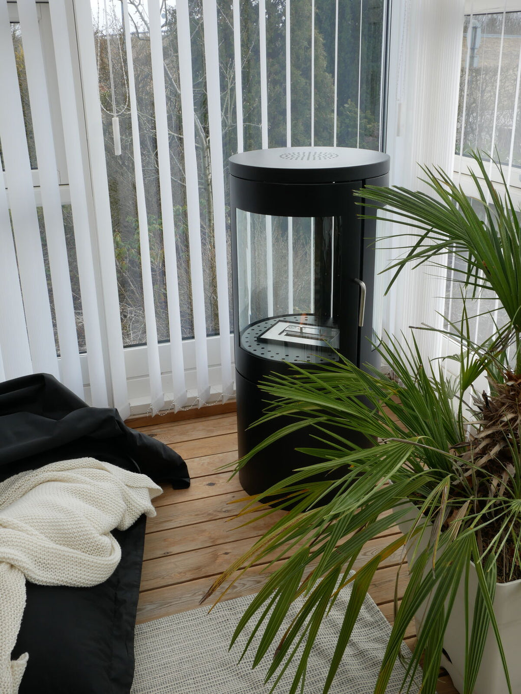 Foco Colombus F/S Bioethanol Fireplace w 360 View - Black