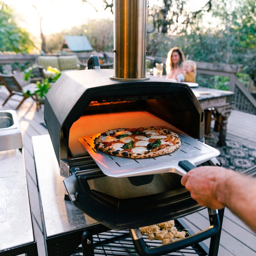 Ooni Karu 16 Pizza Oven