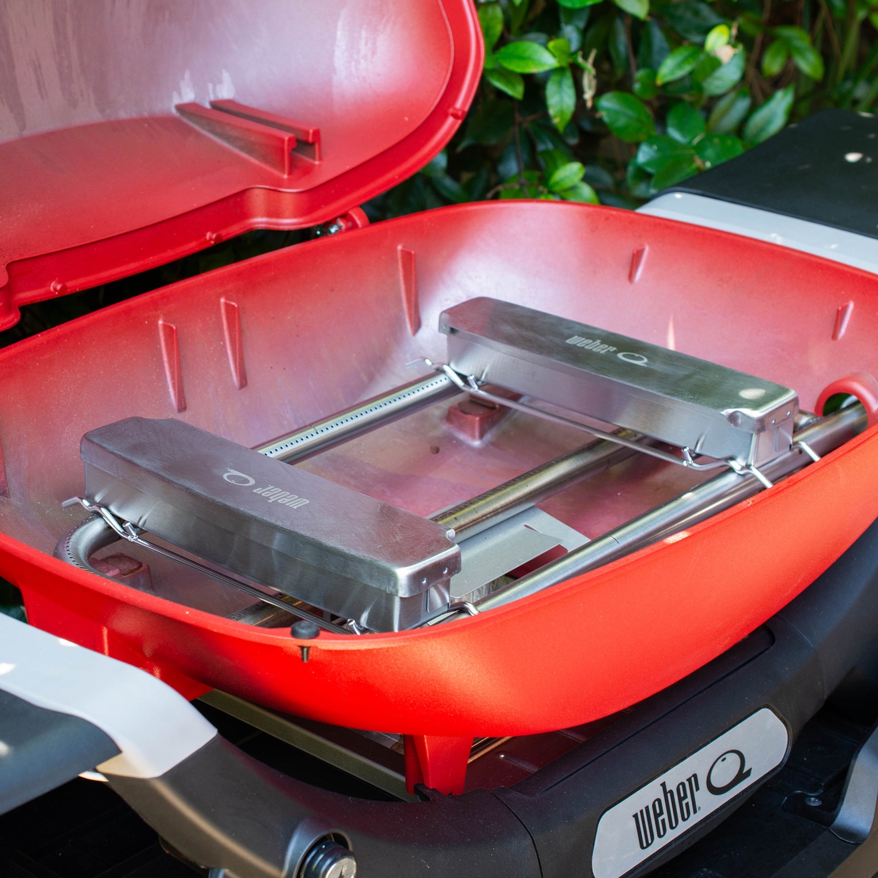 Weber® Smoker Box and Trivet Set – Weber Q™/Family Q®