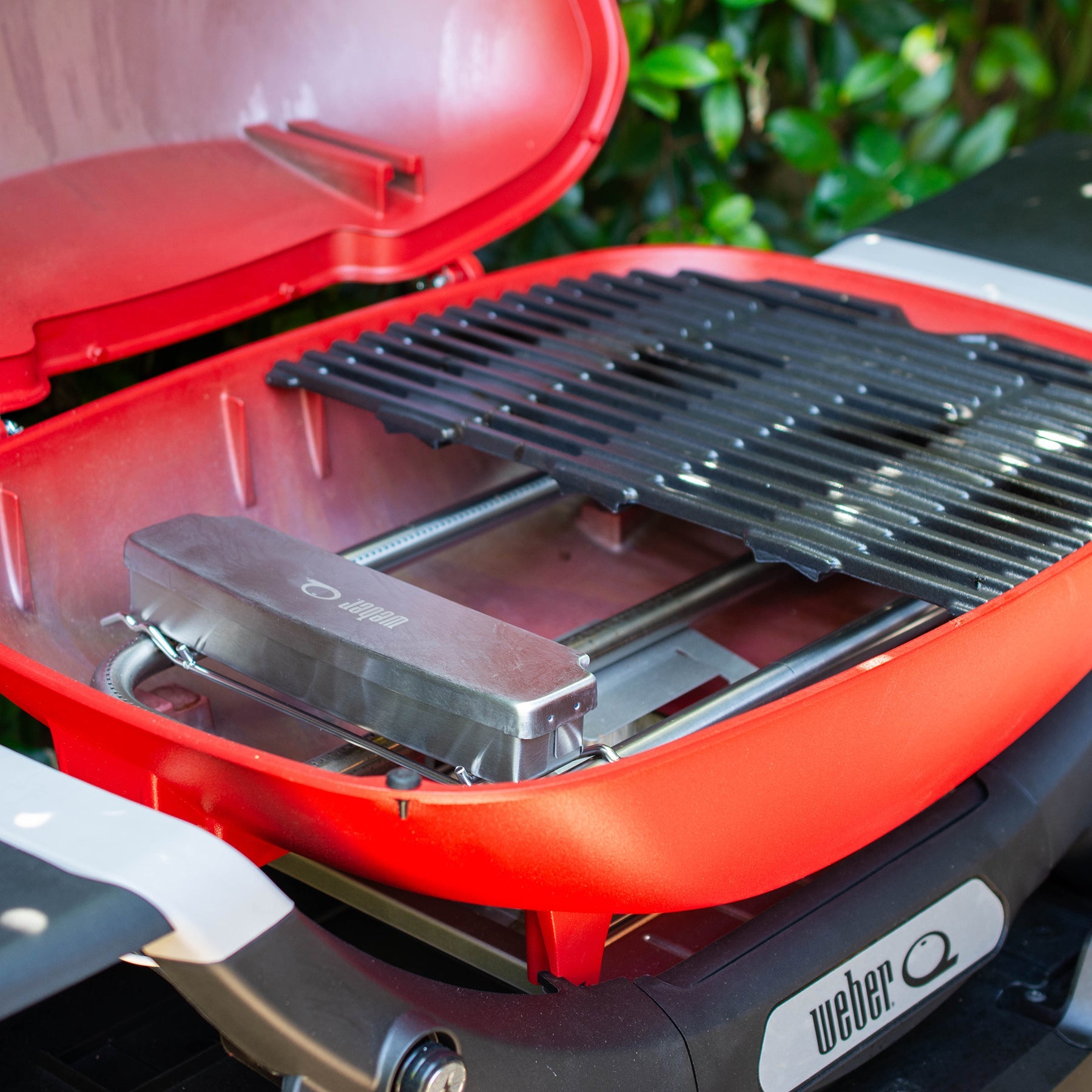 Weber® Smoker Box and Trivet Set – Weber Q™/Family Q®