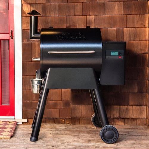 Traeger PRO 575 Pellet Grill - Black